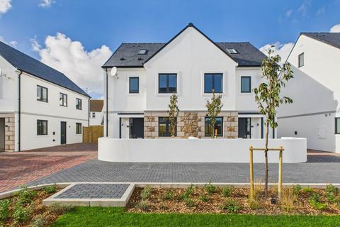 3 bedroom semi-detached house for sale, St Saviour