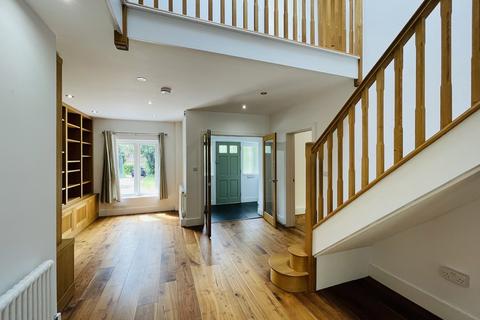 5 bedroom detached house to rent, Reigate RH2