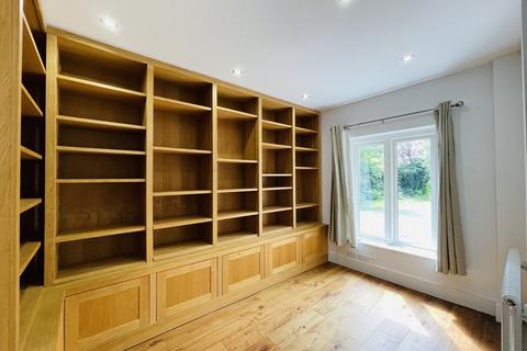 5 bedroom detached house to rent, Reigate RH2