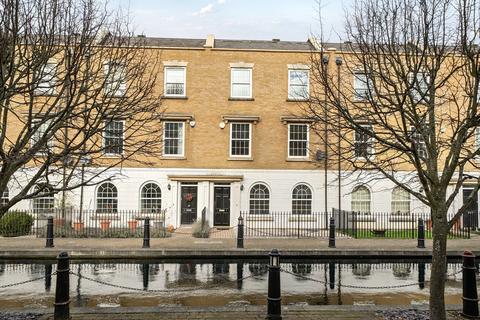 3 bedroom terraced house for sale, Waterside Avenue, Beckenham, BR3