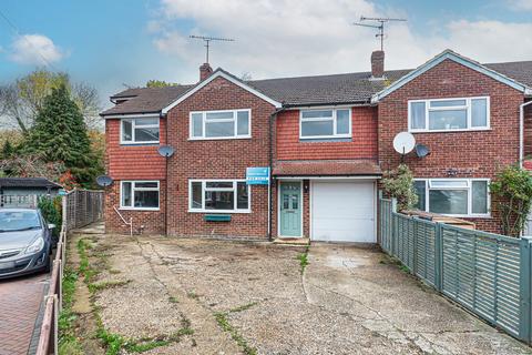 5 bedroom end of terrace house for sale, Winchester Way, Blackwater
