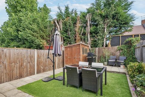 2 bedroom end of terrace house for sale, Appletree Gardens, Barnet, EN4