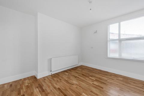undefined, 9B Bowes House 47 Bowes Road