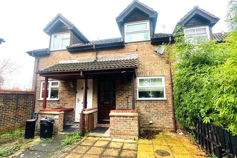 1 bedroom terraced house to rent, Yeading UB4