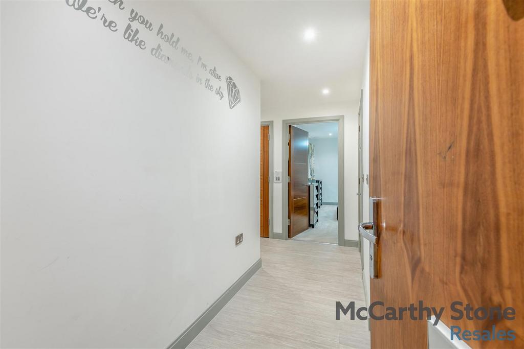 8667013-interior05.jpg