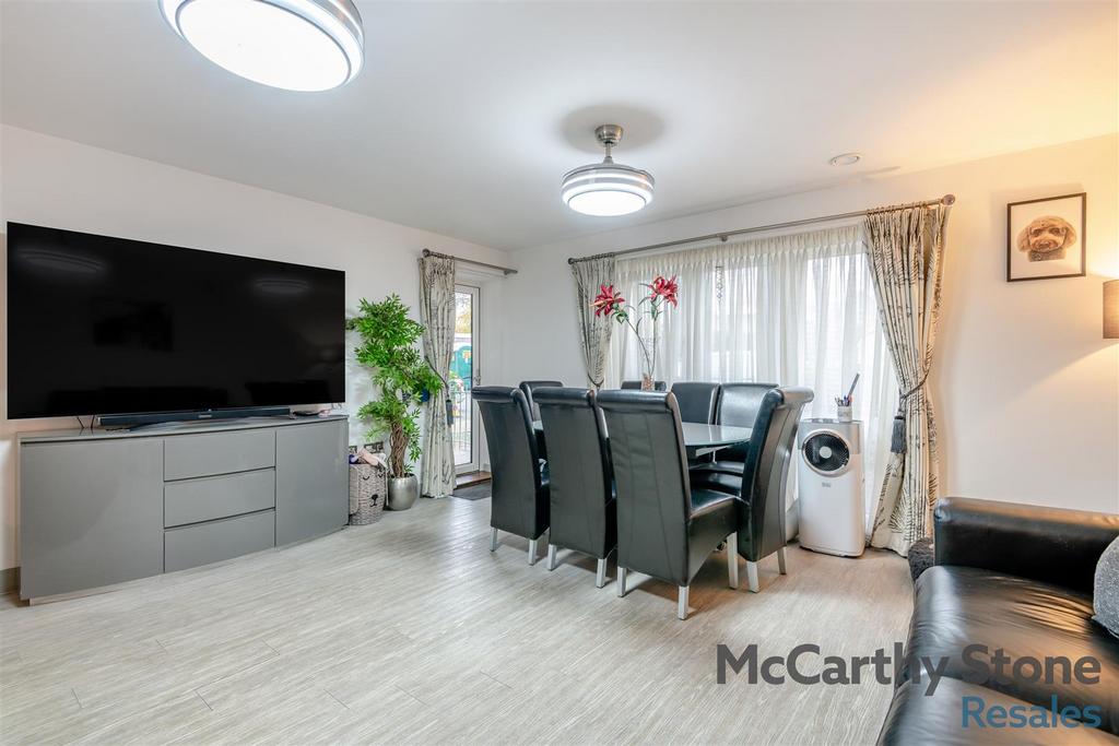 8667013-interior15.jpg