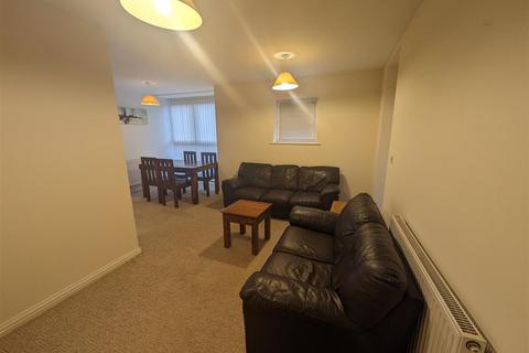 2 bedroom flat to rent, Copper Place, Fallowfield, Manchester