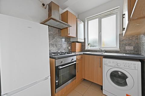 2 bedroom flat to rent, Greenford Avenue, London