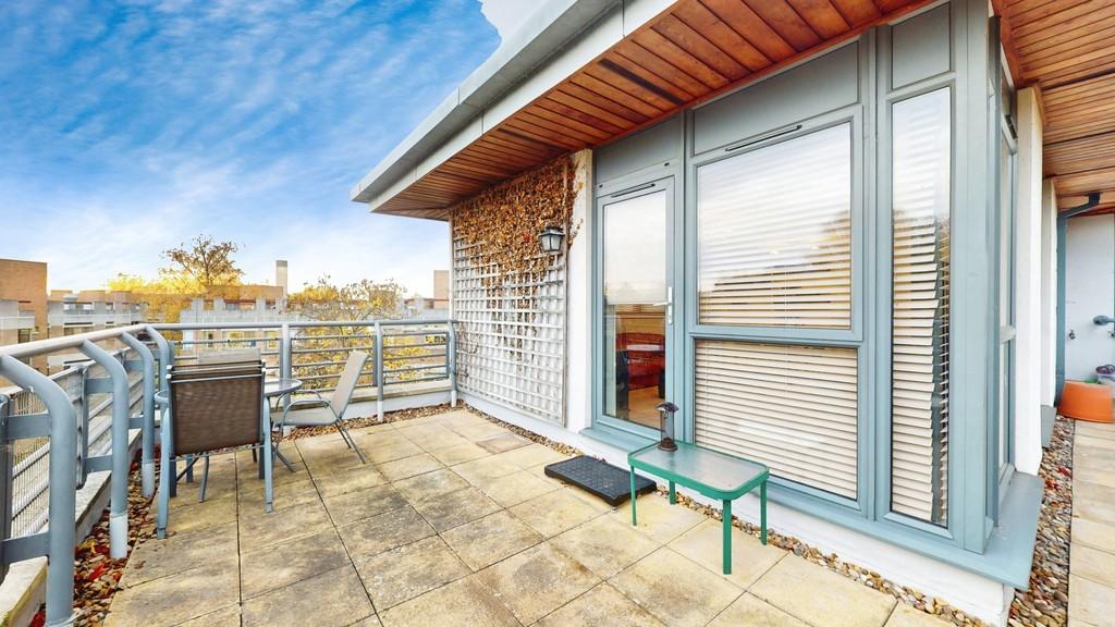 Balcony 1 - Angle 1