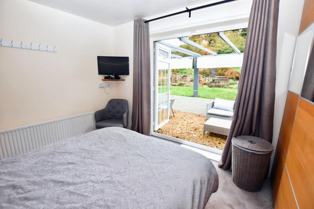 Bedroom 1b