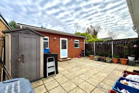 4 bedroom semi-detached house for sale, Granville Avenue, Hounslow