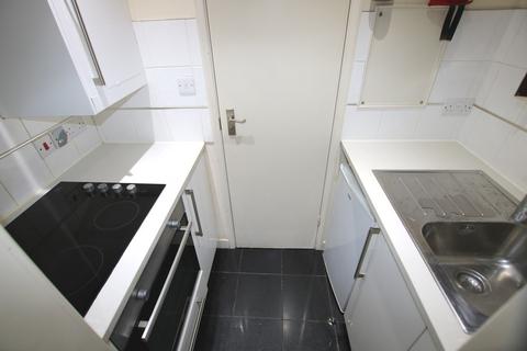 Studio to rent, Anson Road, London