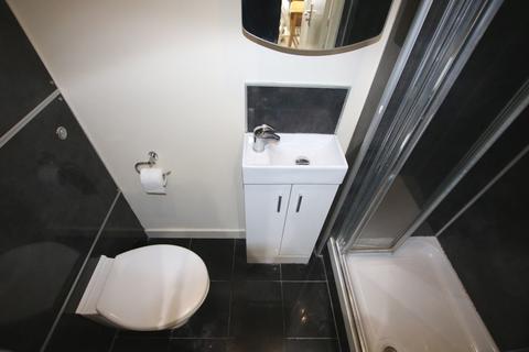 Studio to rent, Anson Road, London