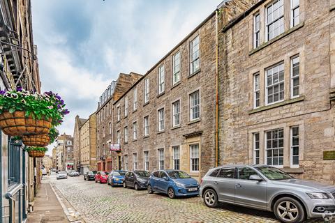 Office to rent, 38 Thistle St Edinburgh EH2 1EN