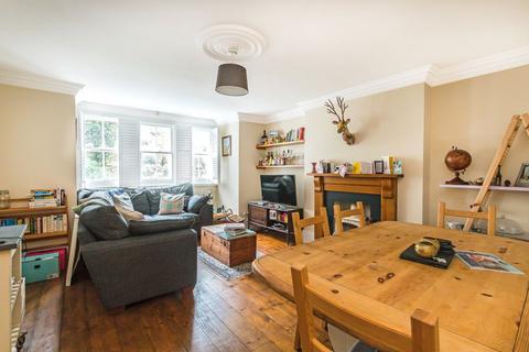 2 bedroom flat to rent, Cadogan Road, Surbiton KT6