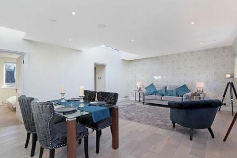 3 bedroom penthouse for sale, Gloucester Terrace, London