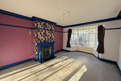 2 bedroom detached bungalow for sale, Harewood Avenue, Scarborough YO12
