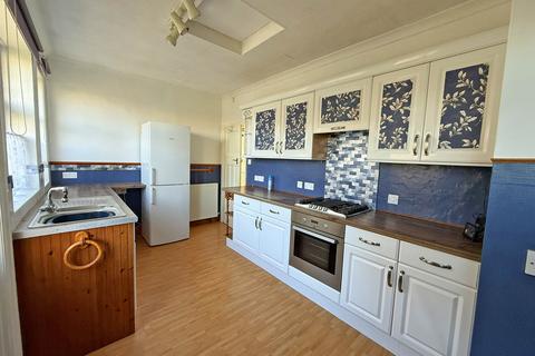 2 bedroom detached bungalow for sale, Harewood Avenue, Scarborough YO12
