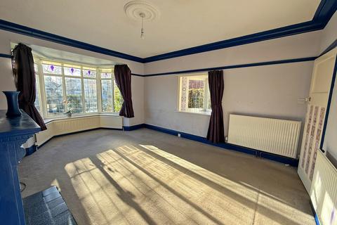 2 bedroom detached bungalow for sale, Harewood Avenue, Scarborough YO12