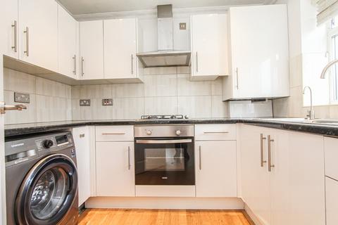 2 bedroom maisonette to rent, Walton Avenue, Harrow