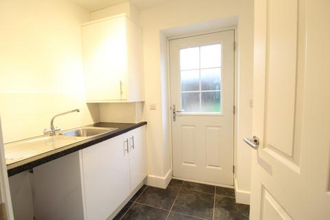 3 bedroom end of terrace house to rent, Roundhouse Way, Leicestershire LE12