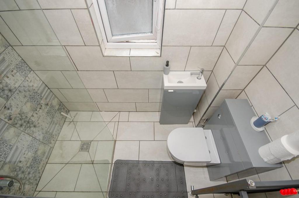 Ensuite.jpg