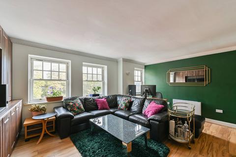 2 bedroom flat for sale, Clapham Park Road, Clapham Park, London, SW4