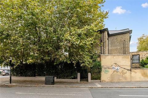 3 bedroom apartment to rent, Evering Road, London, E5