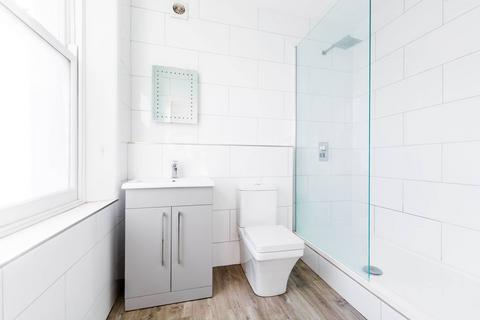 undefined, Park Avenue, N22, Wood Green, London, N22