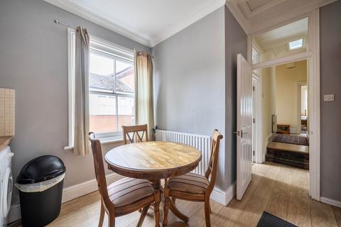 3 bedroom flat to rent, Parchment Street, Winchester, SO23
