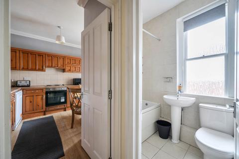 3 bedroom flat to rent, Parchment Street, Winchester, SO23