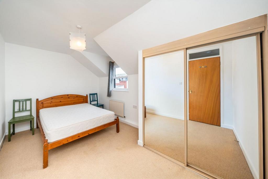 Apartment in London - View 3