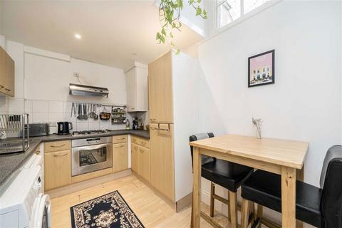2 bedroom flat to rent, Acre Lane, London SW2
