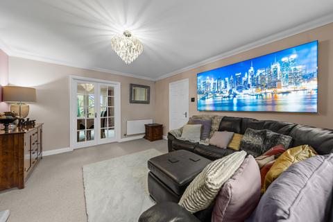 4 bedroom detached house for sale, Millennium Close, Kettering, NN15