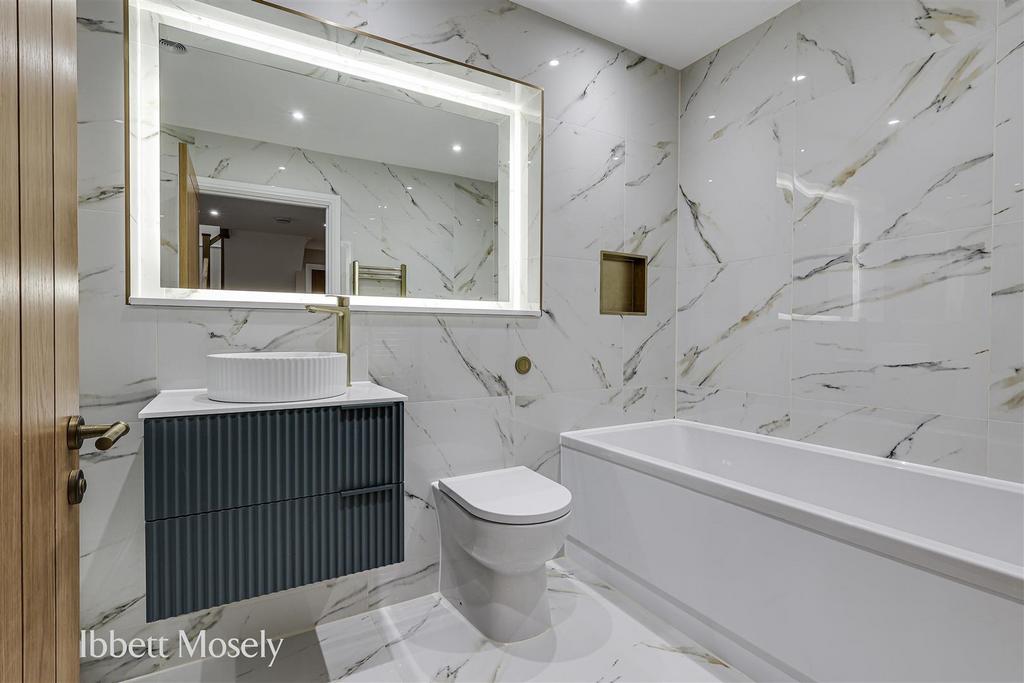 16 Bathroom.JPG