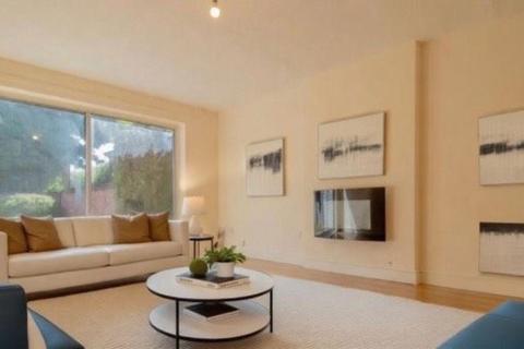 2 bedroom house to rent, Mickledon Close, Meadows NG2