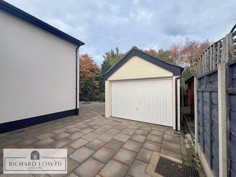 Detached Garage