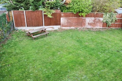 3 bedroom semi-detached house for sale, Doddsfield Road, Slough