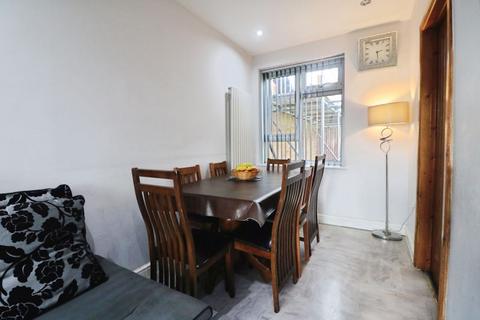 3 bedroom semi-detached house for sale, Doddsfield Road, Slough