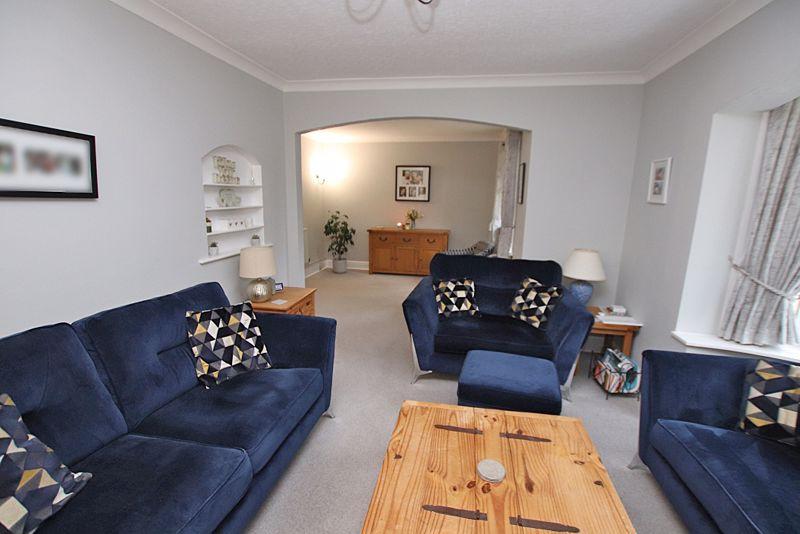 Lounge photo 2