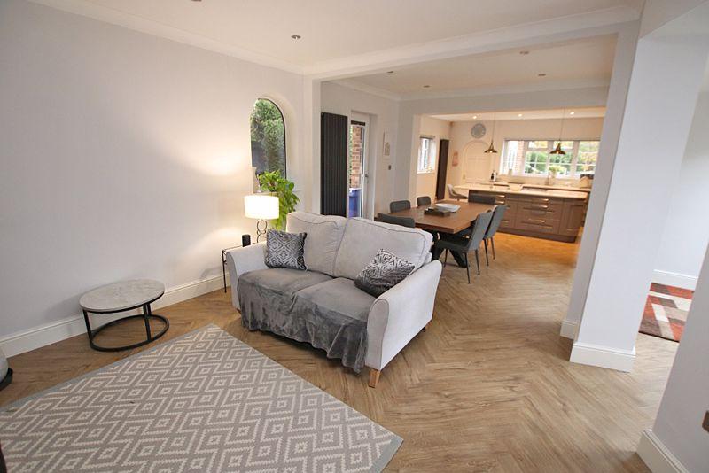 Living dining...