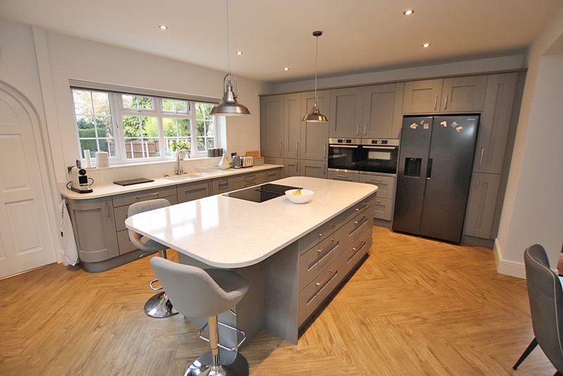 Kitchen photo 2