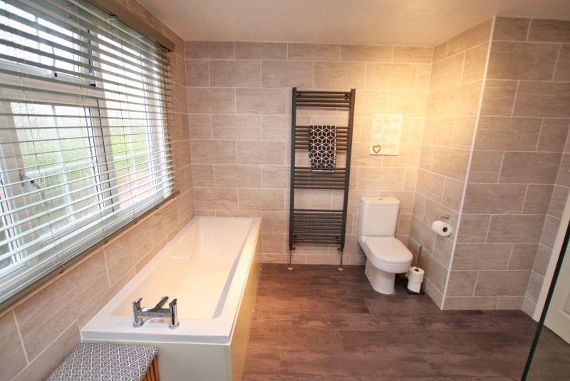 Bathroom photo 3