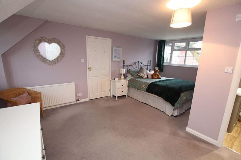 Bed 1 photo 2