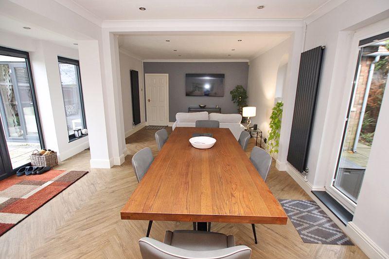 Living dining...