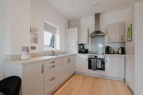 2 bedroom apartment for sale, Stretford Road, Urmston, Manchester, M41
