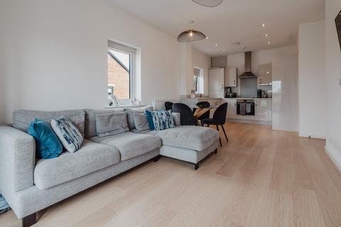 2 bedroom apartment for sale, Stretford Road, Urmston, Manchester, M41