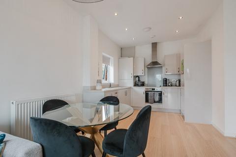 2 bedroom apartment for sale, Stretford Road, Urmston, Manchester, M41
