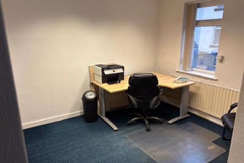 Property to rent, TO LET - 121 Railway Street, Heywood