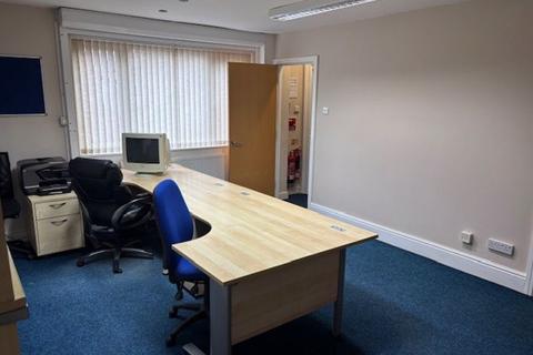 Property to rent, TO LET - 121 Railway Street, Heywood
